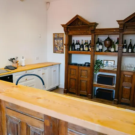 The Coach House At Ballinderry Park Pensión *