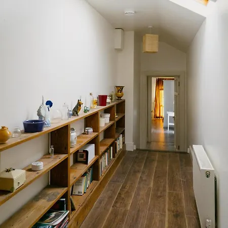 The Coach House At Ballinderry Park Pensión *